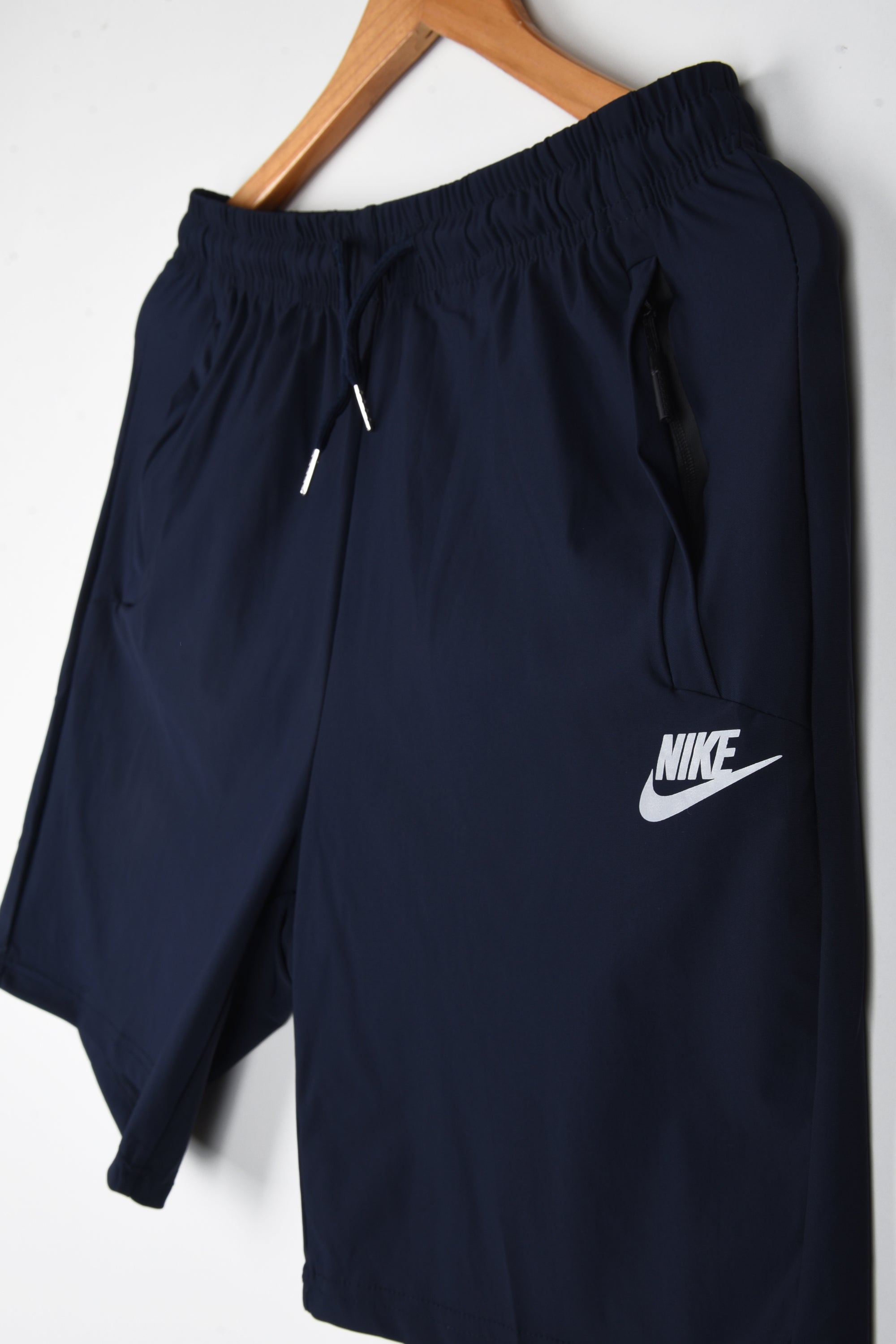 NIKE DRI-FIT TRAINING SHORTS (NAVY)