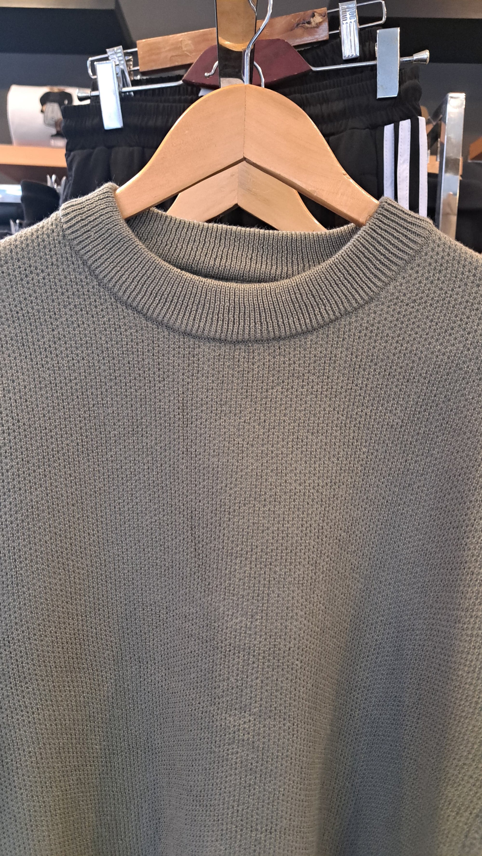 TEXTURED WEAVE SWEATER (Green)