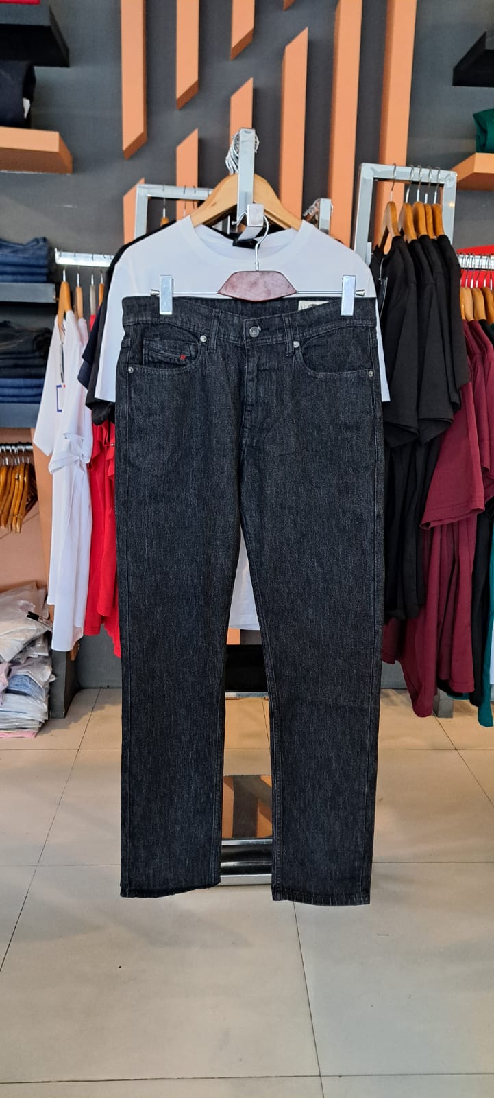 DIESEL Straight Fit JEANS